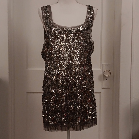 Tops - Silver sequin tank top